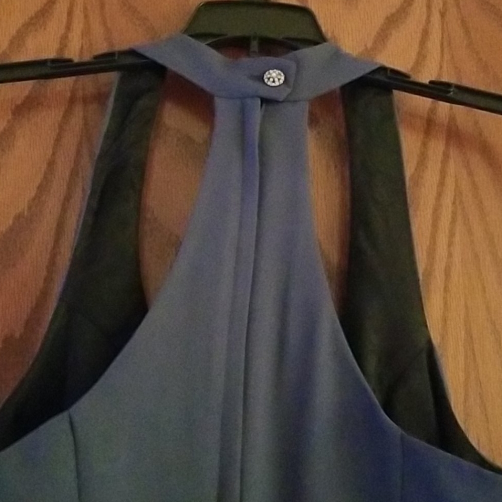 Dress - Picture 3 of 3